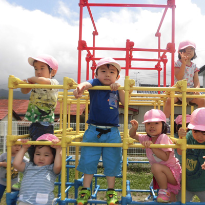 ジャングルジムで